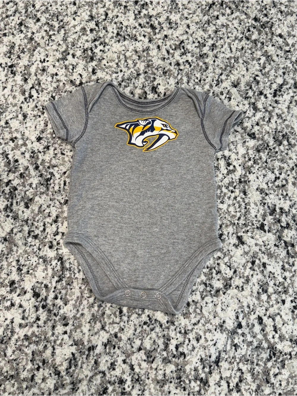 NHL Nashville Predators Gray Short Sleeve Onesie, Yellow & White Logo, 6-9 month